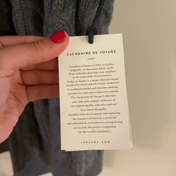 Le Kasha
Akita Cashmere Cardigan NWT - size M/L - Picture 9 of 10